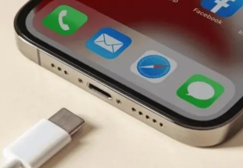 西平苹果15维修分享iPhone15改USB-C接口后能和安卓用户互借充电器吗 